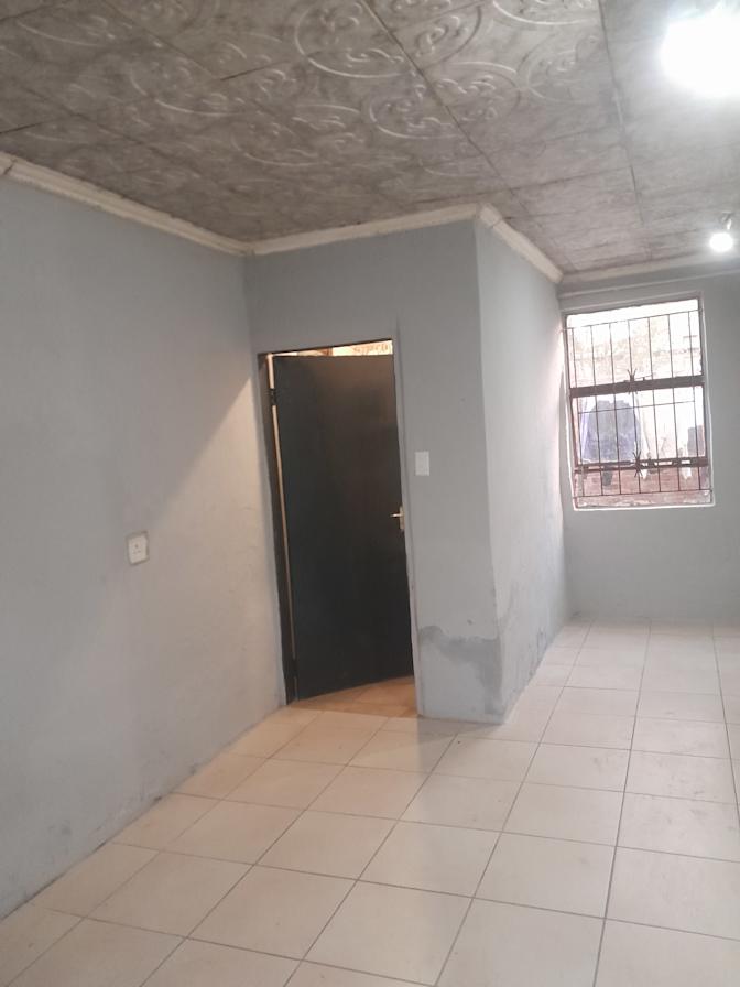 Ishola's room