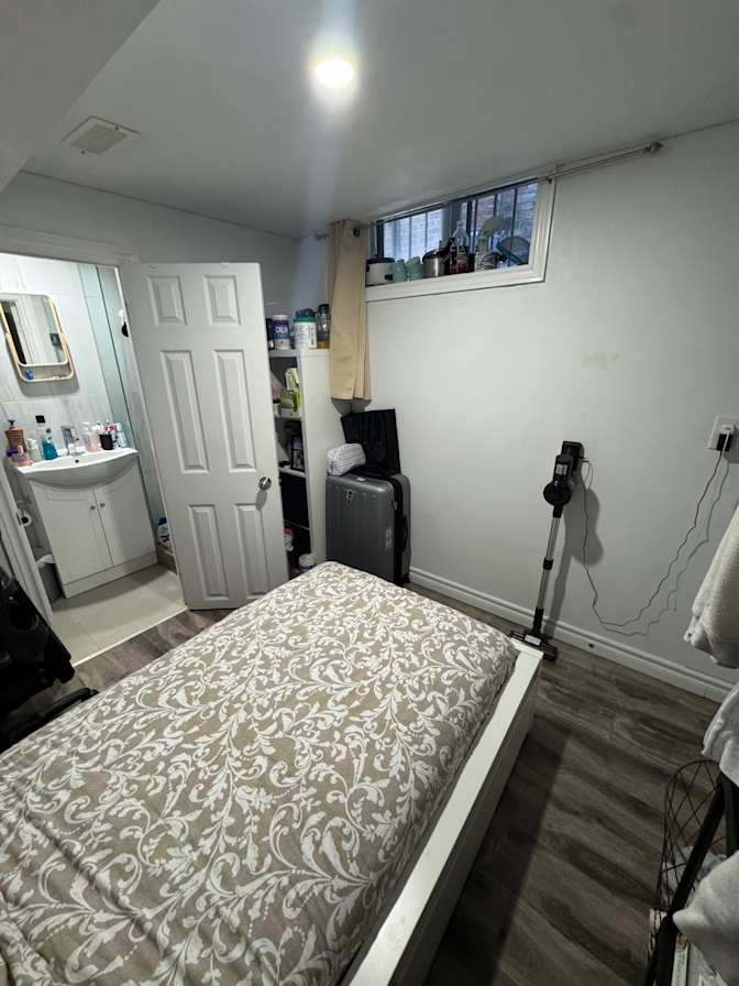 Yan's room