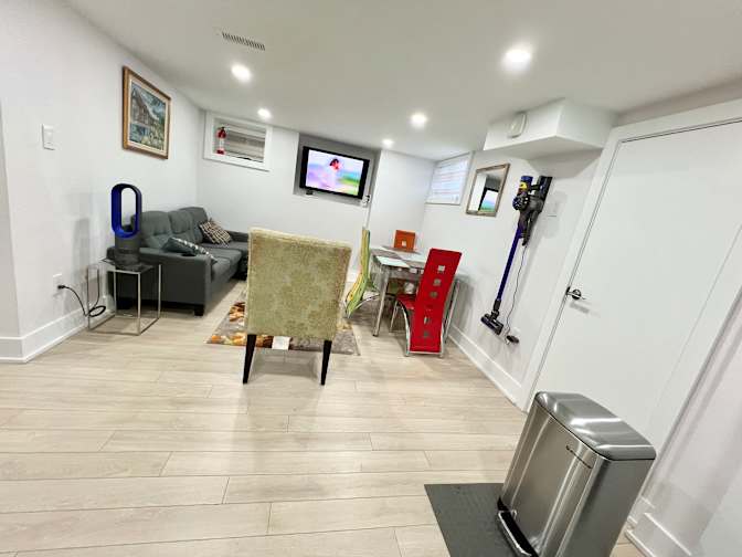 Mark Kay's room