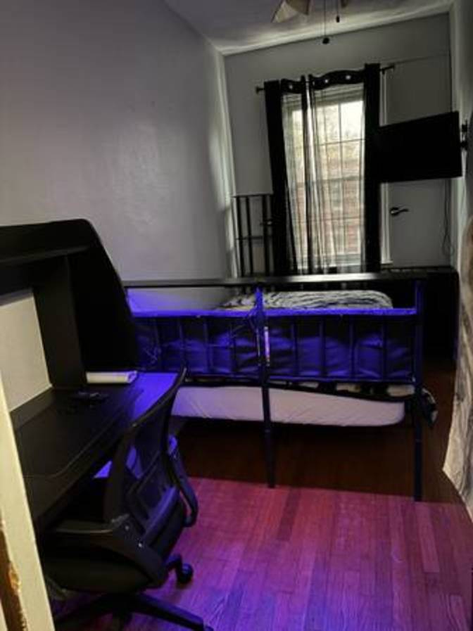 bedroom brownstone's room