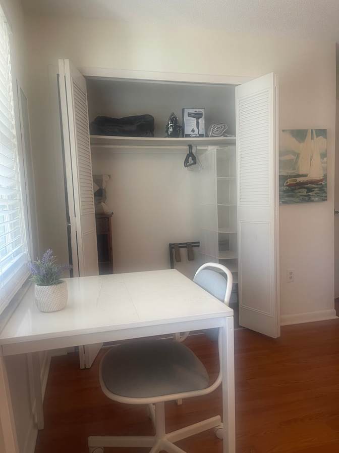 Emna zahmoul's room