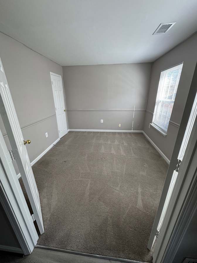 Luis's room