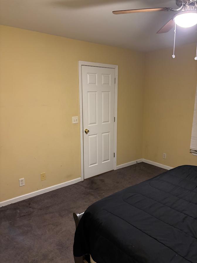 Kharlos's room