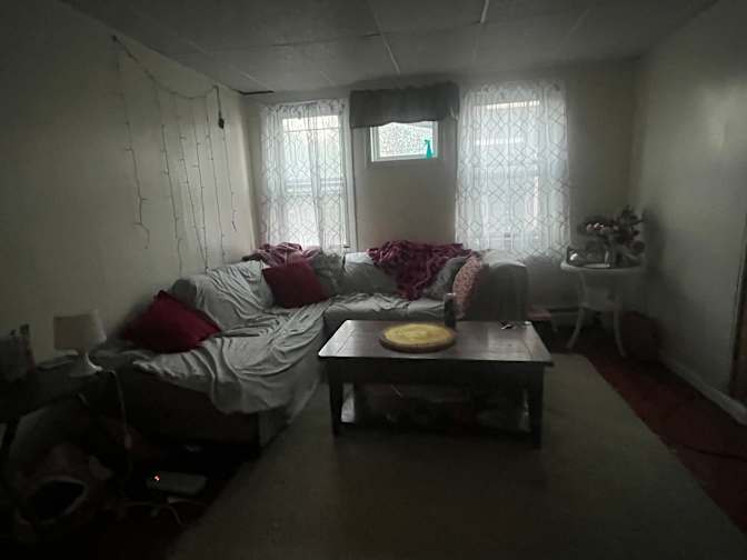 Felicity's room