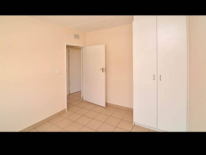 Terenure, Kempton Park's room