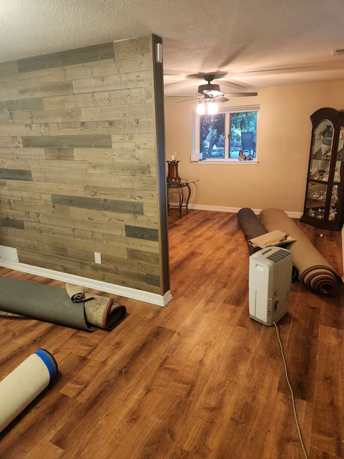 Gus Keach's room
