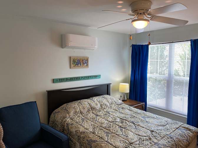 Winston's Rentals's room