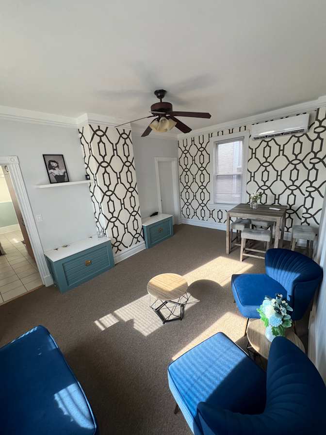 Sklaren's room