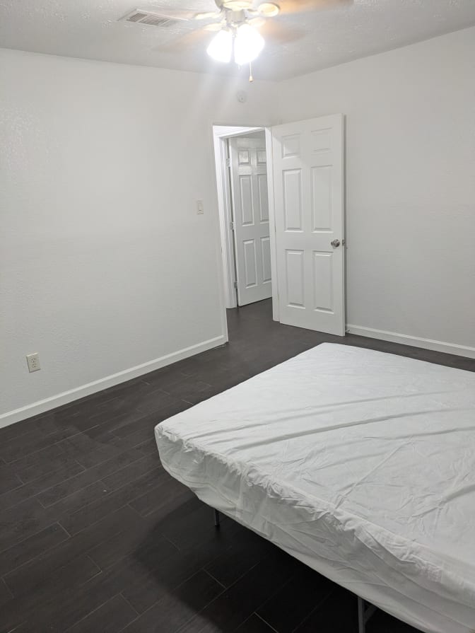 Autif's room