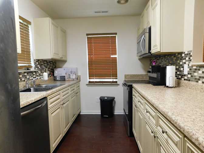Carolina Realty Link's room