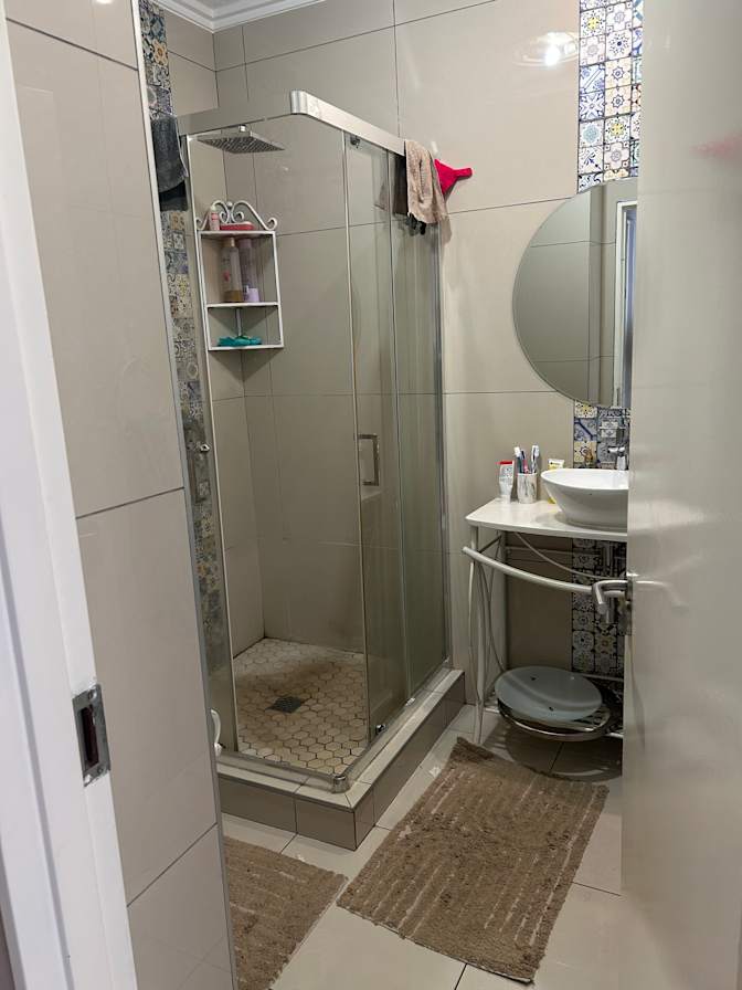 Hlela Mnyani's room