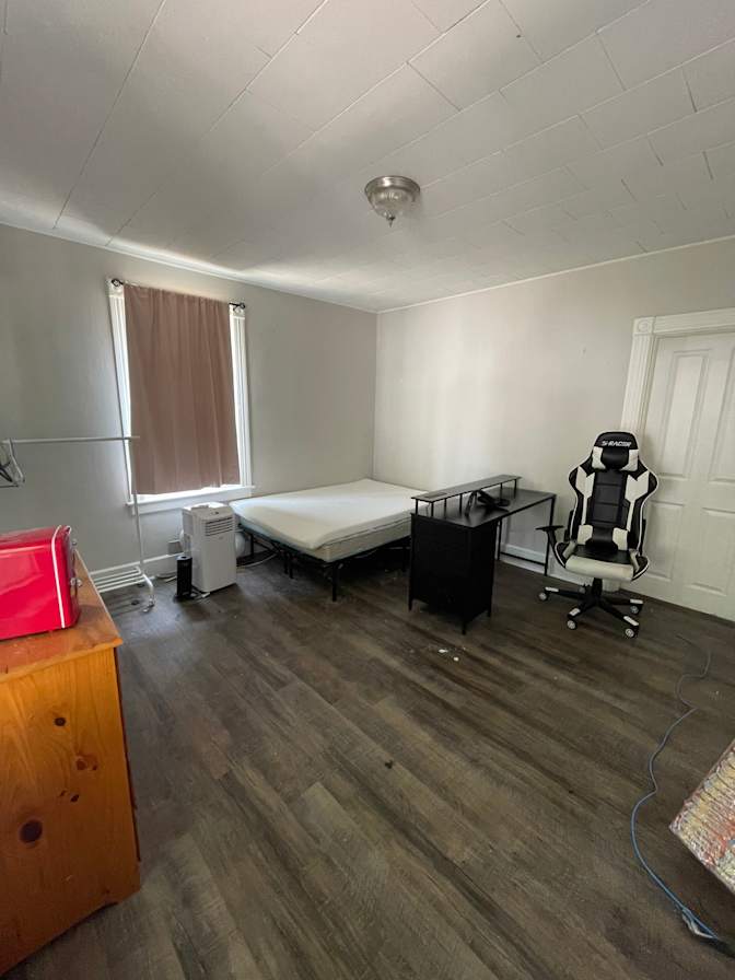 Raven's room