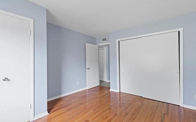 Alcove Rooms's room