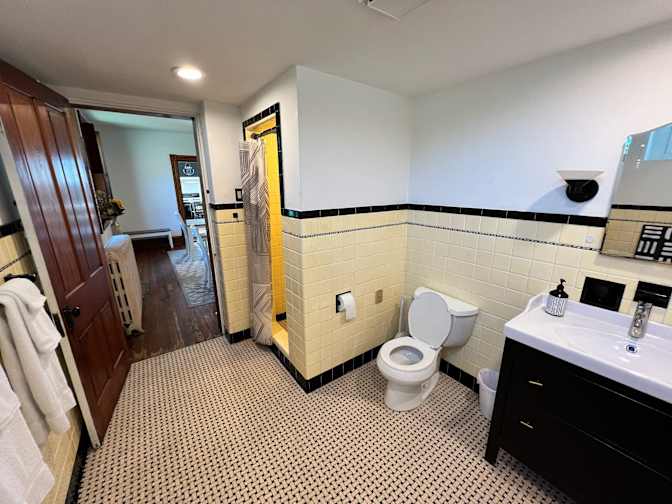Cincy Furnished Stays's room