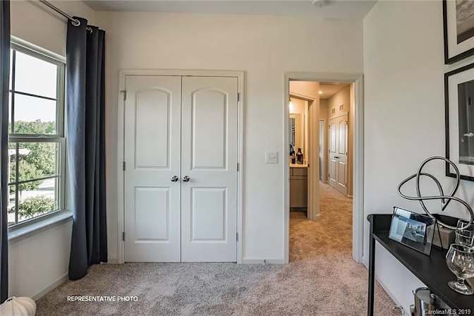 Alcove Rooms's room