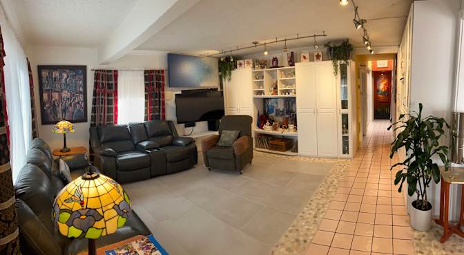 Juan's room