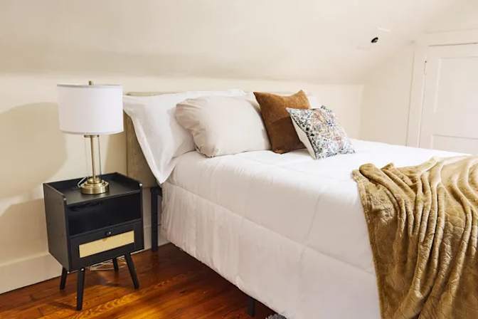 Gorgeous Private room available's room