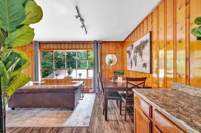 lifedoorrentals's room