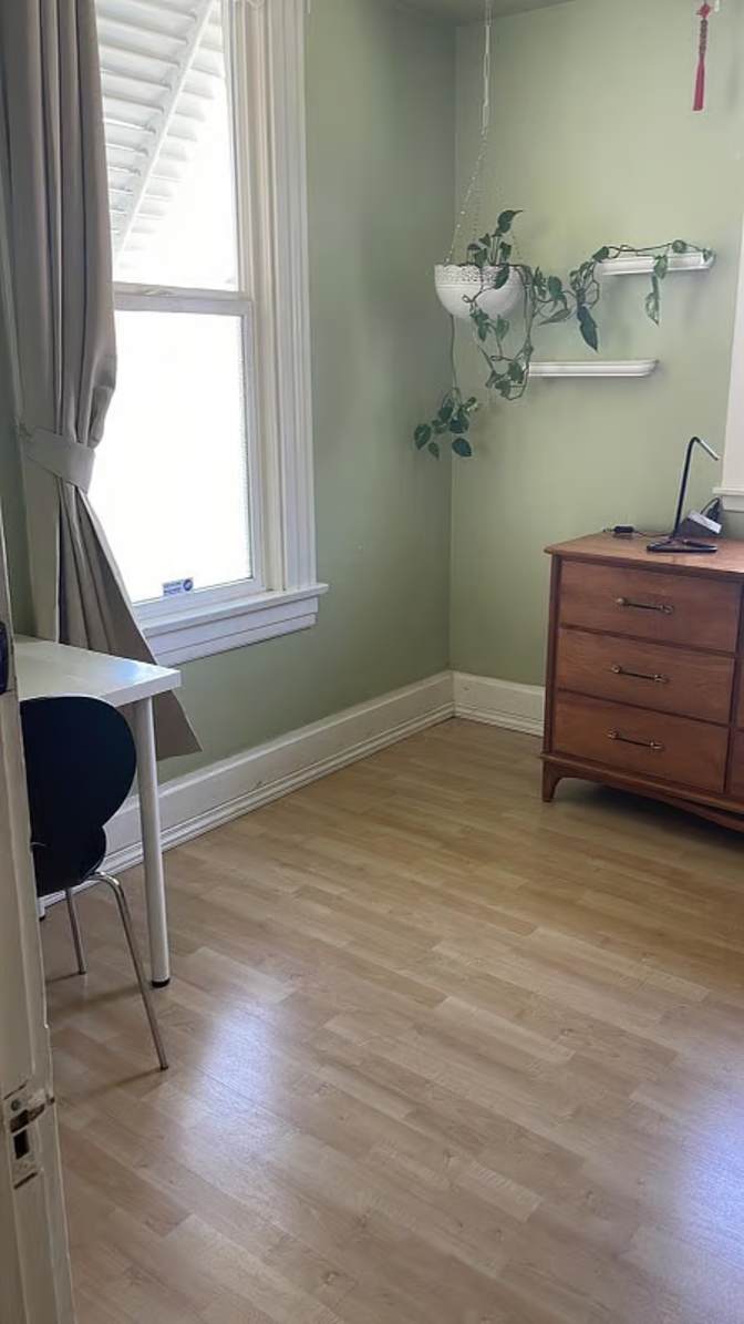 sara's room