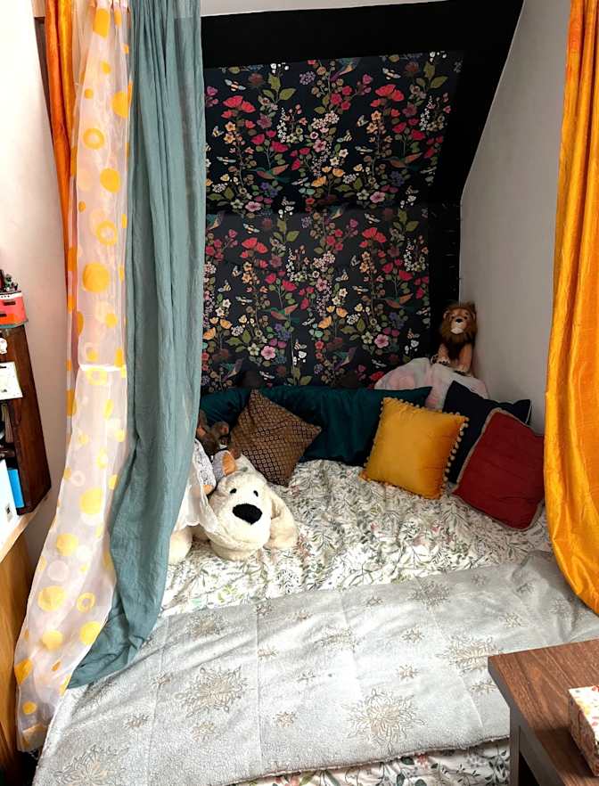 Dee's room