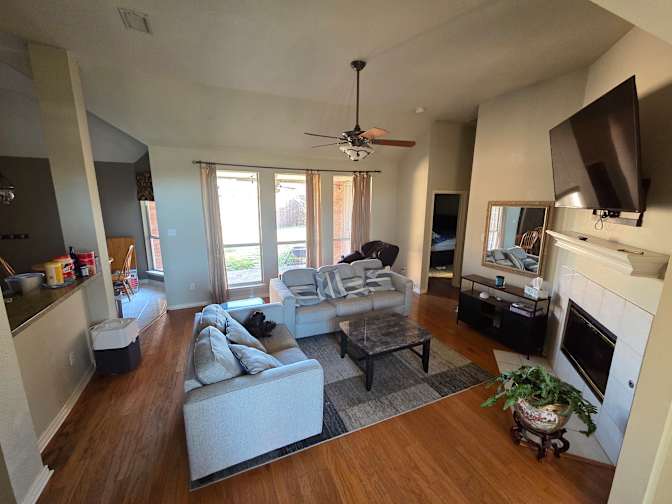 Steven Nguyen's room