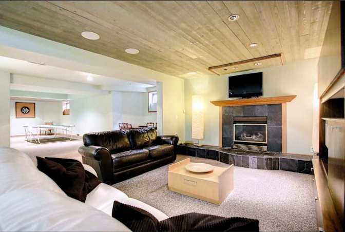 Canmore Room Rental's room