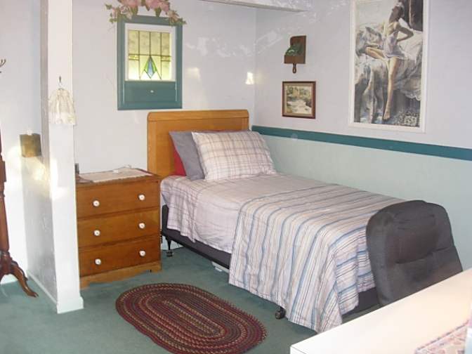 Lacy Lamoire's room