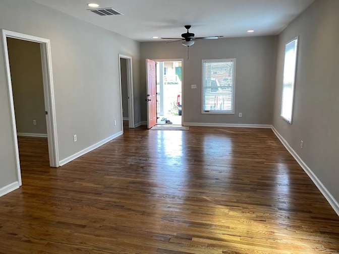 Alcove Rooms's room