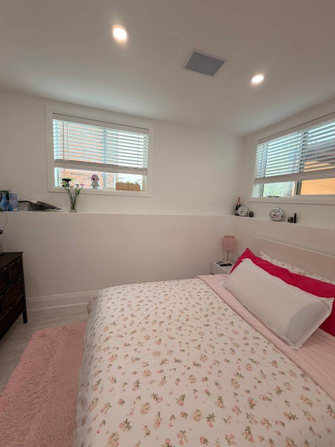 Natasha Mendes's room