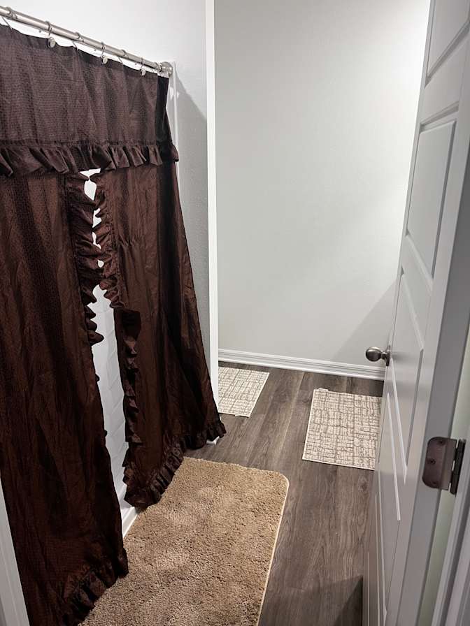 Latoya pinnock's room