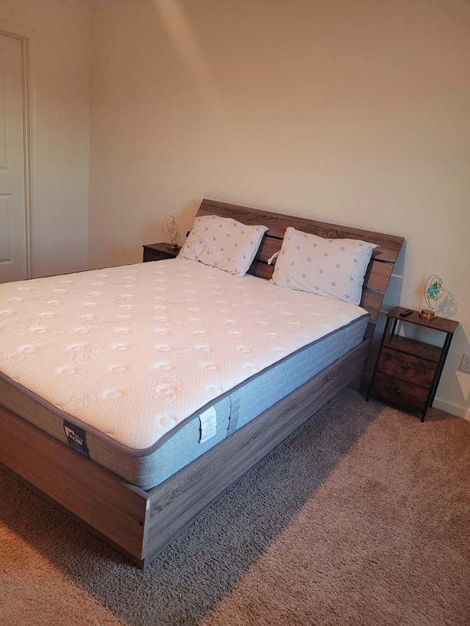 Lara M's room