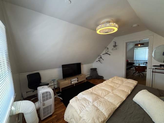 Vernon's room