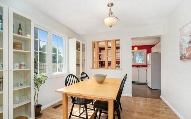 Chris Saracino's room