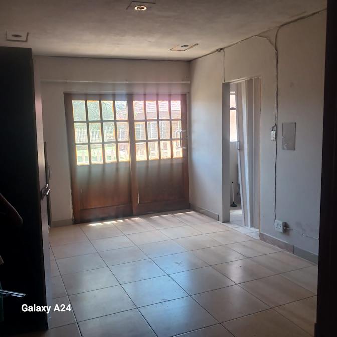 Hlumelo's room