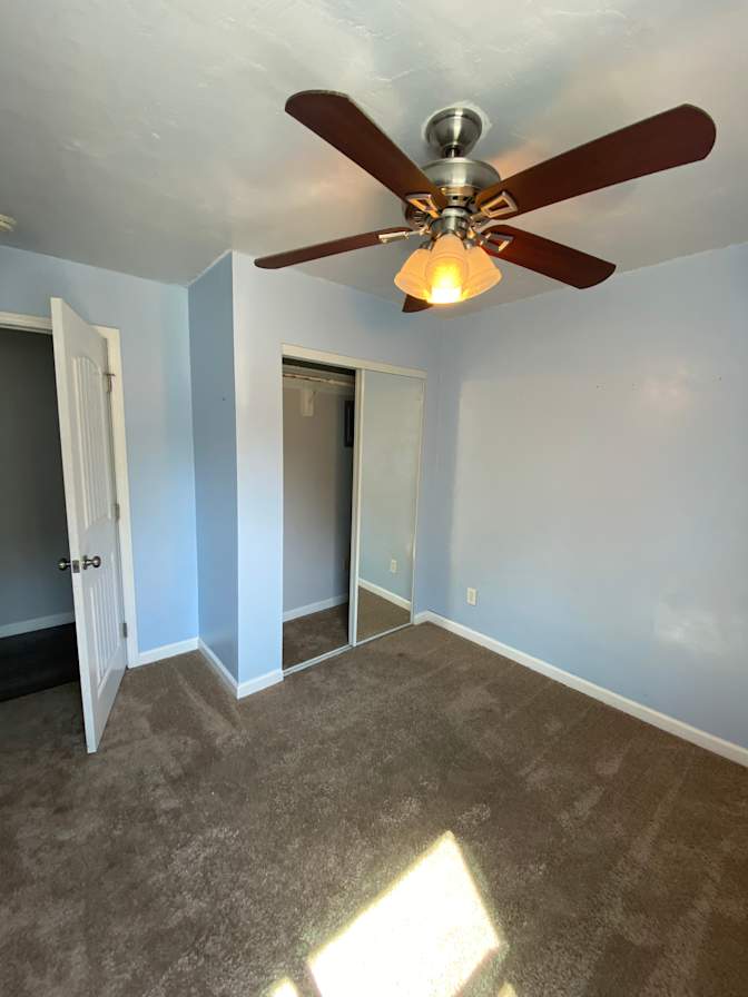 Eljey's room