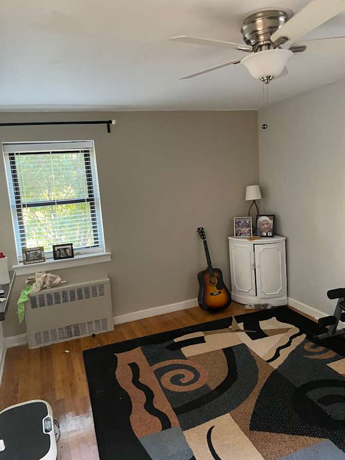 Dony's room