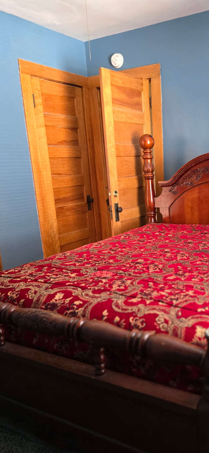 ROSALIE M BEDNARZ's room