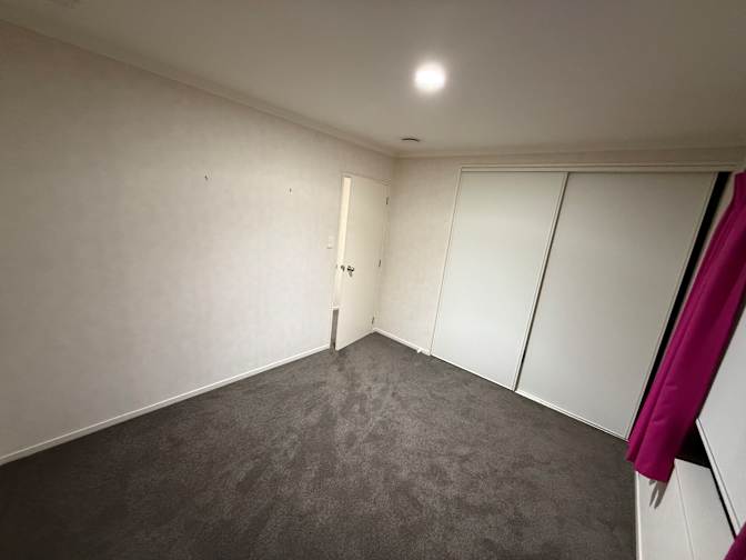 Komal's room