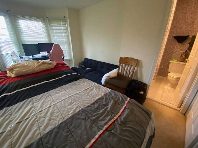 Vivian's room