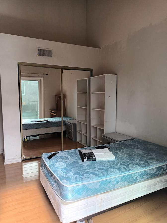 Lynn's room