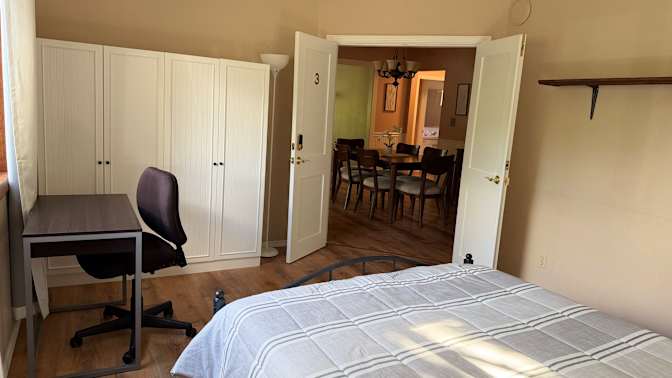 Renan's room