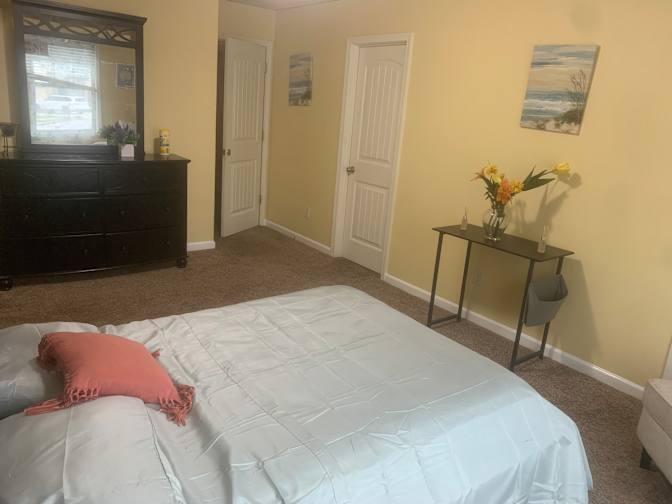 Dee's room