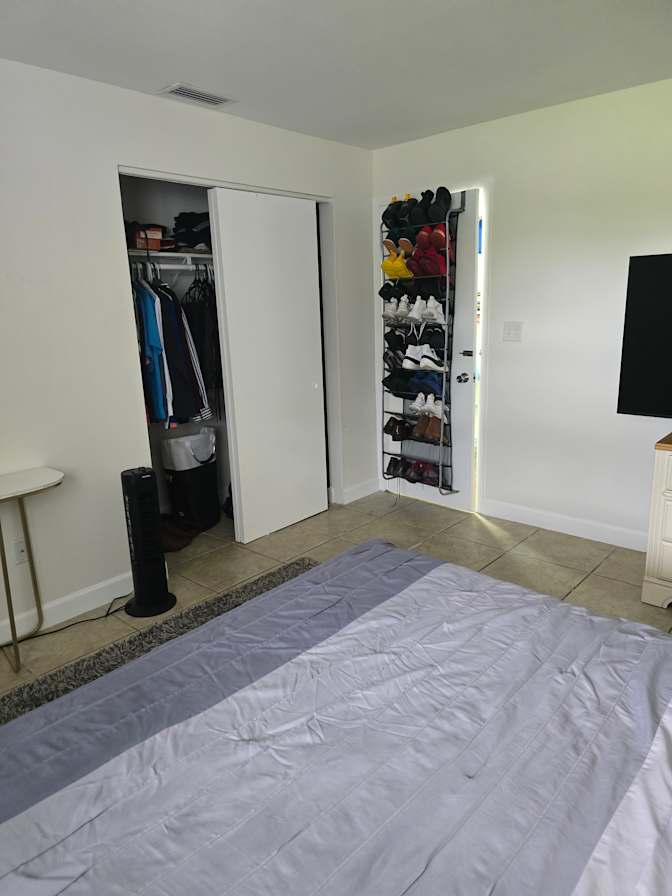 Javi's room