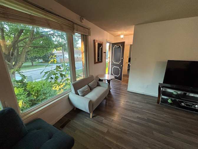 Mansoor Tavassoly's room