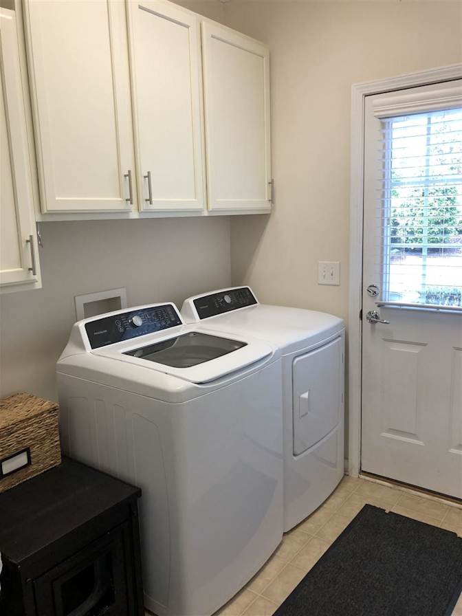 Alcove Rooms's room