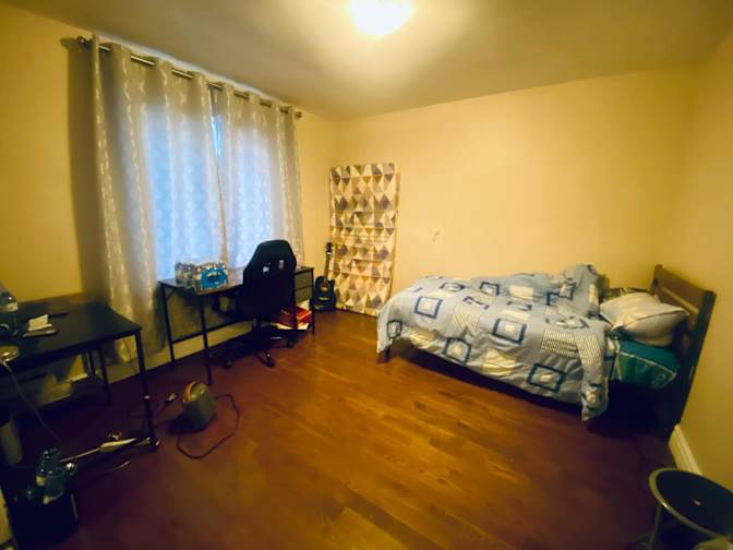 AVISH DUSORUTH's room