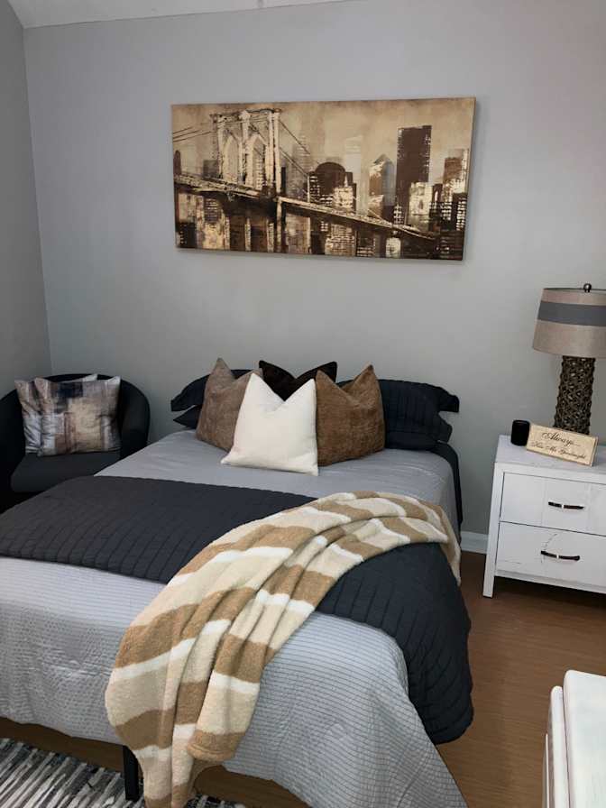 Claudette E Harden's room