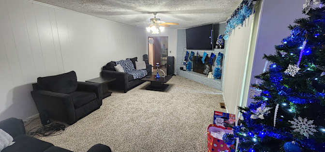 Que Boss's room