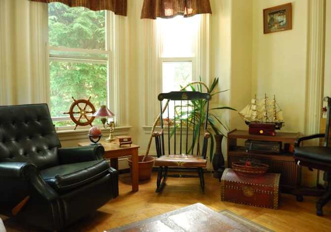 Watertown apartment share's room