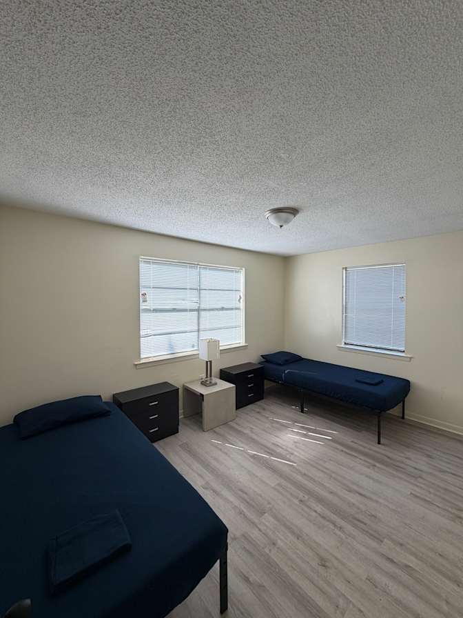 Omelora Living Services's room